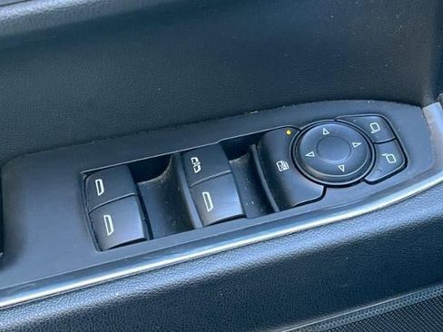Used 2025 Chevrolet Silverado 1500 LT RWD image 16