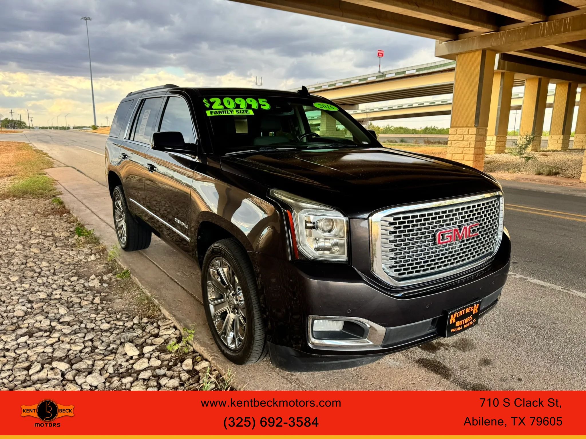 Used 2016 GMC Yukon Denali w/ Open Road Package AWD/4WD image 1