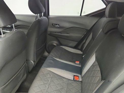 Used 2019 Nissan Kicks SV FWD image 20