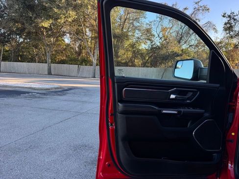 Used 2024 RAM 1500 Laramie image 32