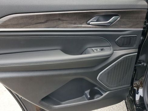 New 2026 Jeep Grand Cherokee L Limited AWD/4WD image 15