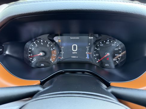 Used 2025 Jeep Compass Limited image 37