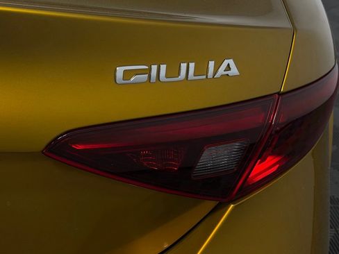 Used 2023 Alfa Romeo Giulia Veloce RWD image 14