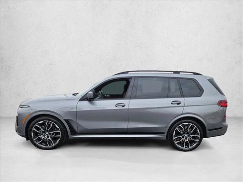 New 2026 BMW X7 M60i image 9