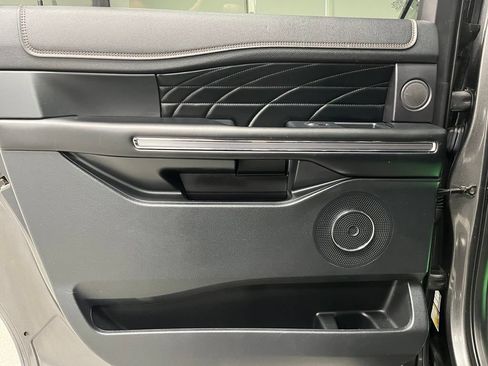 Used 2018 Ford Expedition Max Platinum AWD/4WD image 44