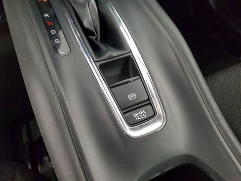 Used 2021 Honda HR-V LX image 17