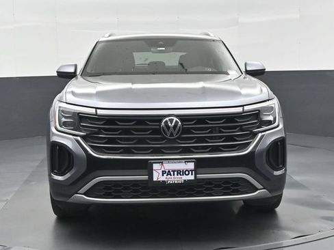Used 2024 Volkswagen Atlas Cross Sport SE FWD image 34