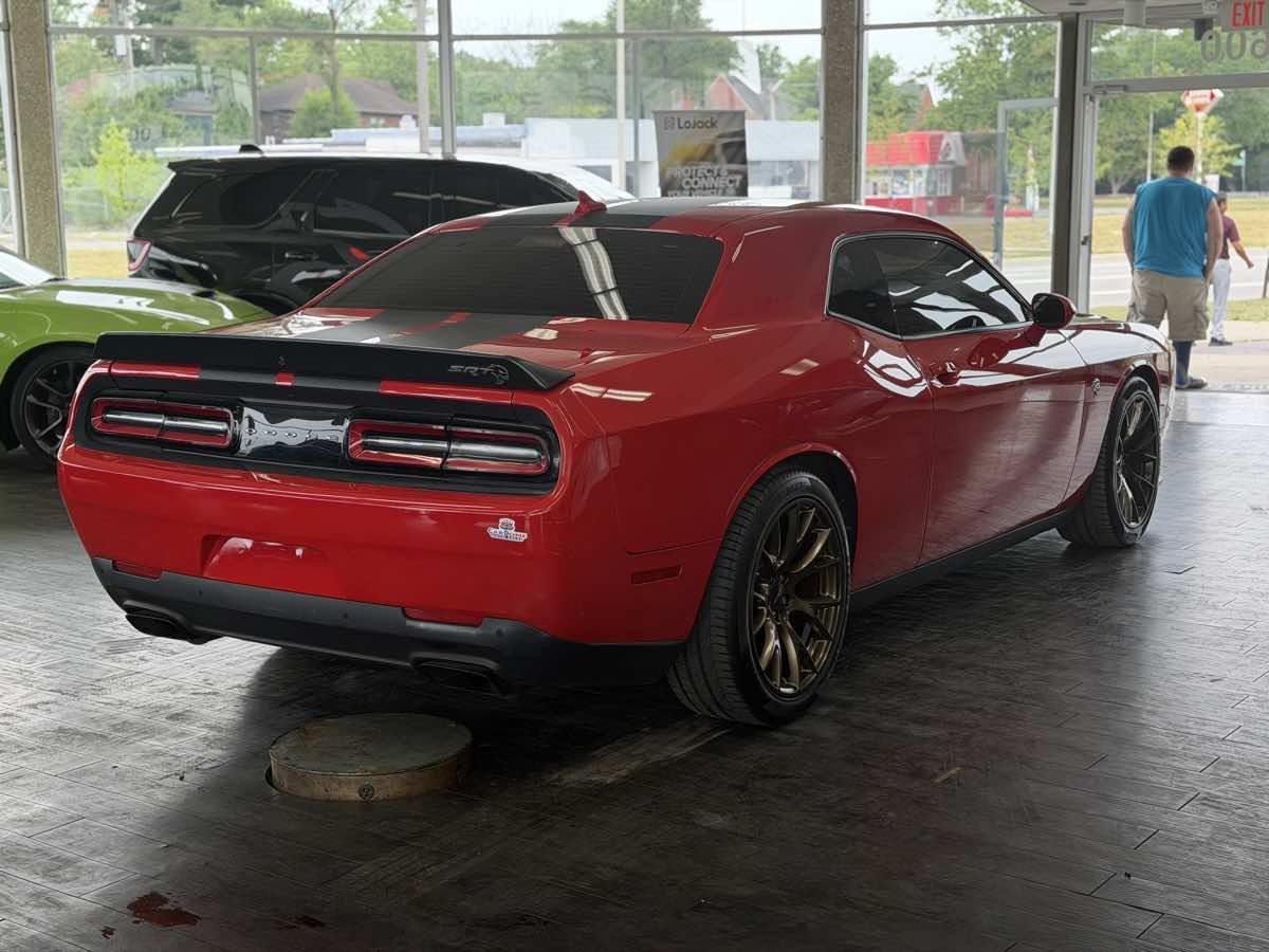 Used 2016 Dodge Challenger SRT Hellcat RWD image 7