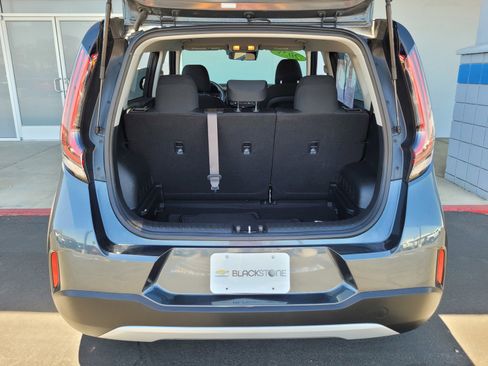 Used 2025 Kia Soul LX w/ LX Technology Package FWD image 27