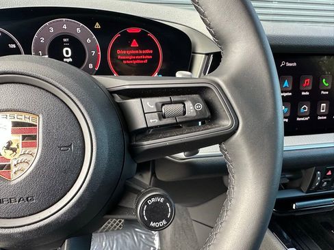 Certified 2024 Porsche Cayenne AWD/4WD image 18