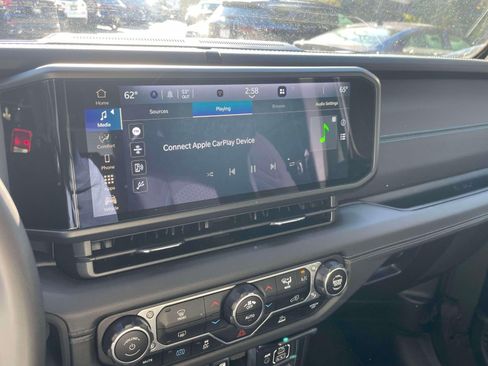 Used 2024 Jeep Wrangler Unlimited Rubicon 4xe image 27