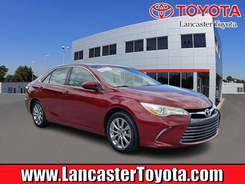 Used 2015 Toyota Camry XLE w/ Moonroof Package FWD image 1