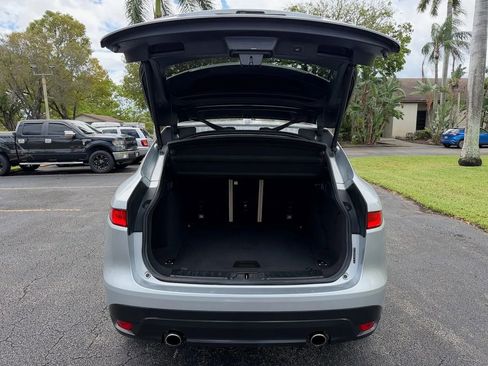 Used 2017 Jaguar F-PACE Premium image 35