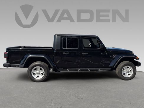 Used 2021 Jeep Gladiator Sport image 4
