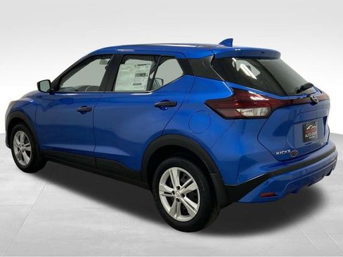 New 2025 Nissan Kicks Play S image 5