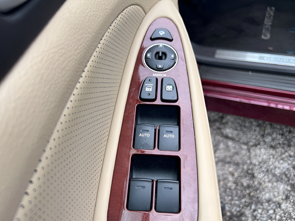 Used 2013 Hyundai Genesis 3.8 w/ Premium Pkg RWD image 17