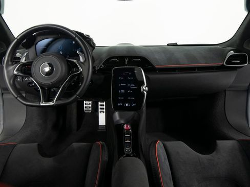 Used 2023 McLaren Artura image 29