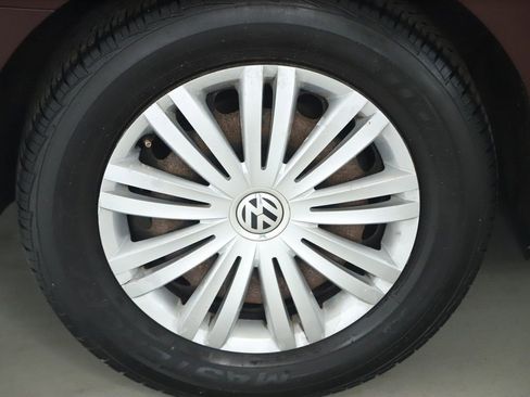 Used 2014 Volkswagen Passat 2.5 S image 12