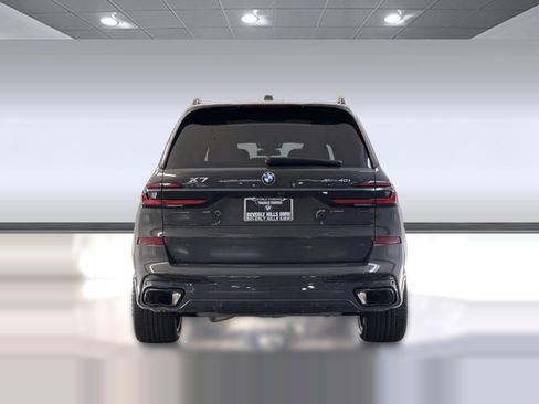 Used 2025 BMW X7 xDrive40i w/ M Sport Package AWD/4WD image 9