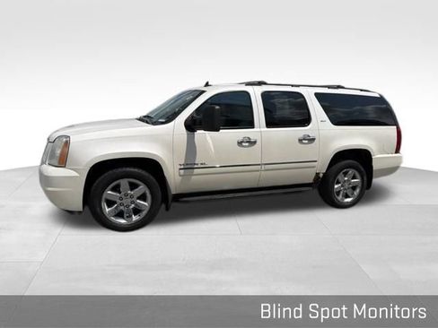 Used 2012 GMC Yukon XL SLT w/ SLT-2 Equipment Package AWD/4WD image 7