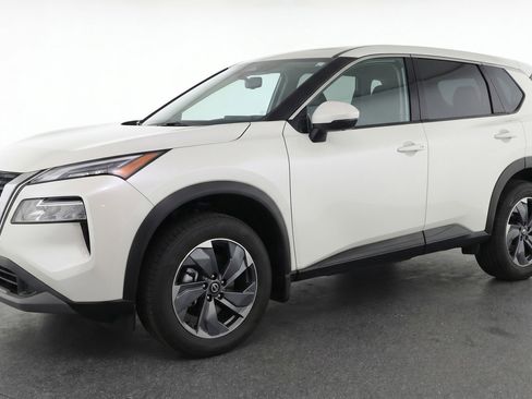 Used 2025 Nissan Rogue SV FWD image 3