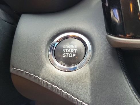 Used 2022 Toyota Highlander XLE image 29