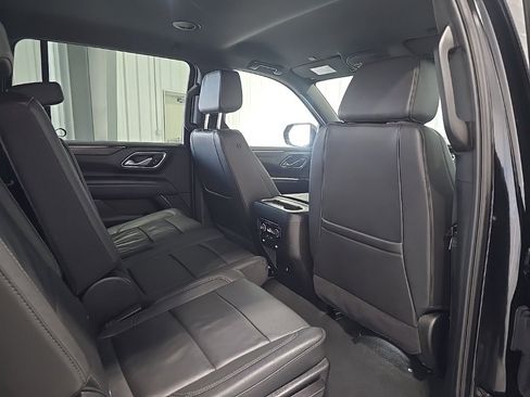 Used 2024 Chevrolet Suburban LT image 25