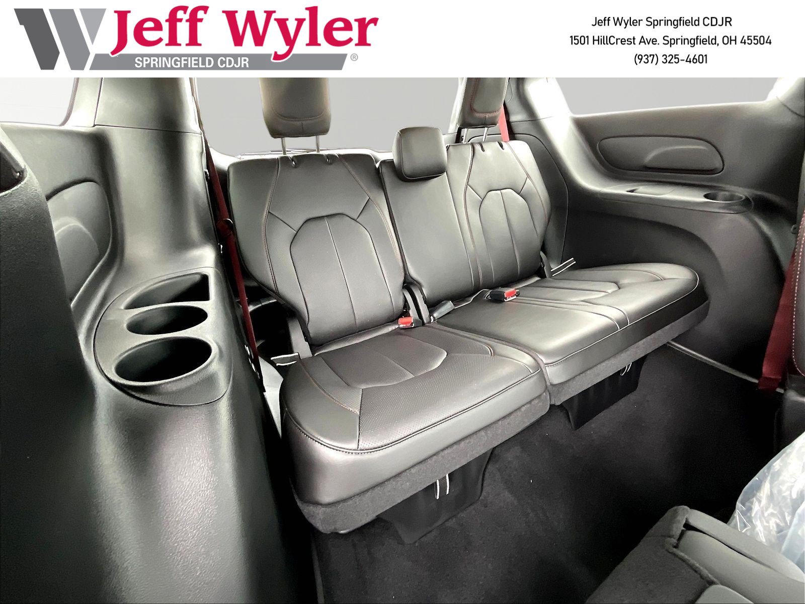 New 2027 Chrysler Pacifica Select FWD image 21