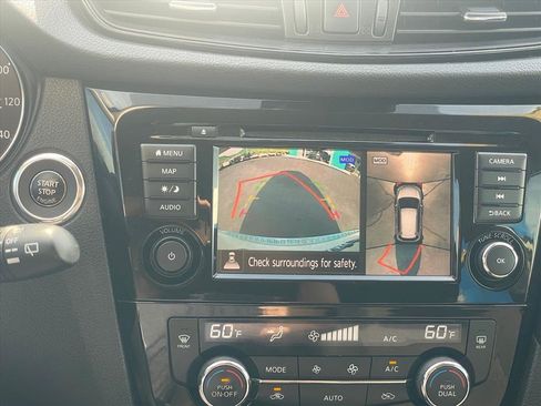 Used 2020 Nissan Rogue SV w/ Premium Package FWD image 16