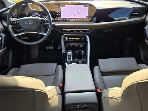 Used 2025 Audi Q5 Premium Plus AWD/4WD image 12