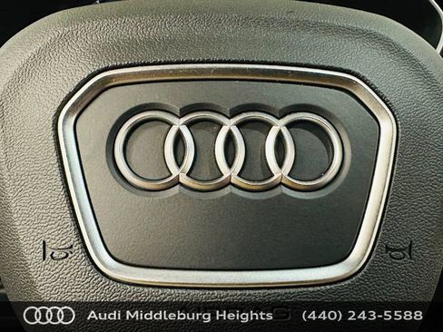 Certified 2025 Audi Q3 2.0T Premium Plus w/ Premium Plus Package AWD/4WD image 19