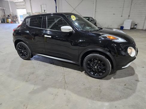 Used 2017 Nissan Juke SV image 16