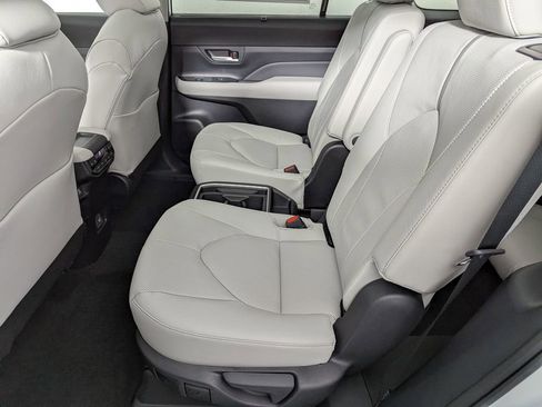 New 2026 Toyota Grand Highlander AWD image 38