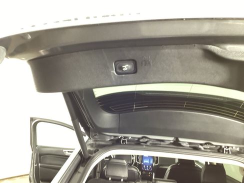 Used 2024 Ford Edge Titanium image 32