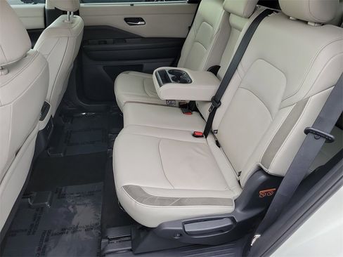 Certified 2022 Nissan Pathfinder SL image 23