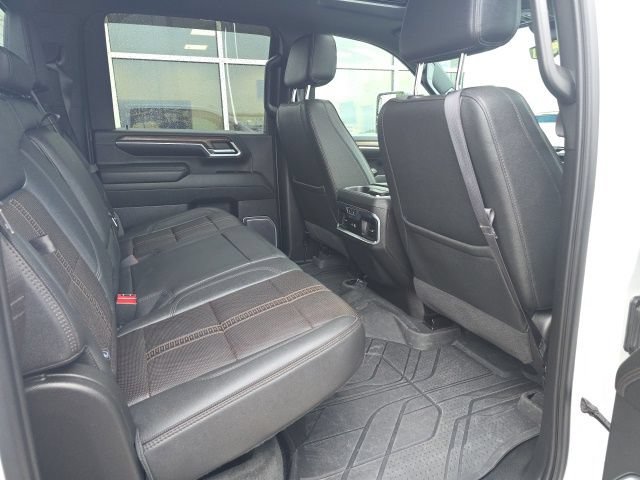 Used 2024 Chevrolet Silverado 2500 High Country w/ Technology Package AWD/4WD image 5