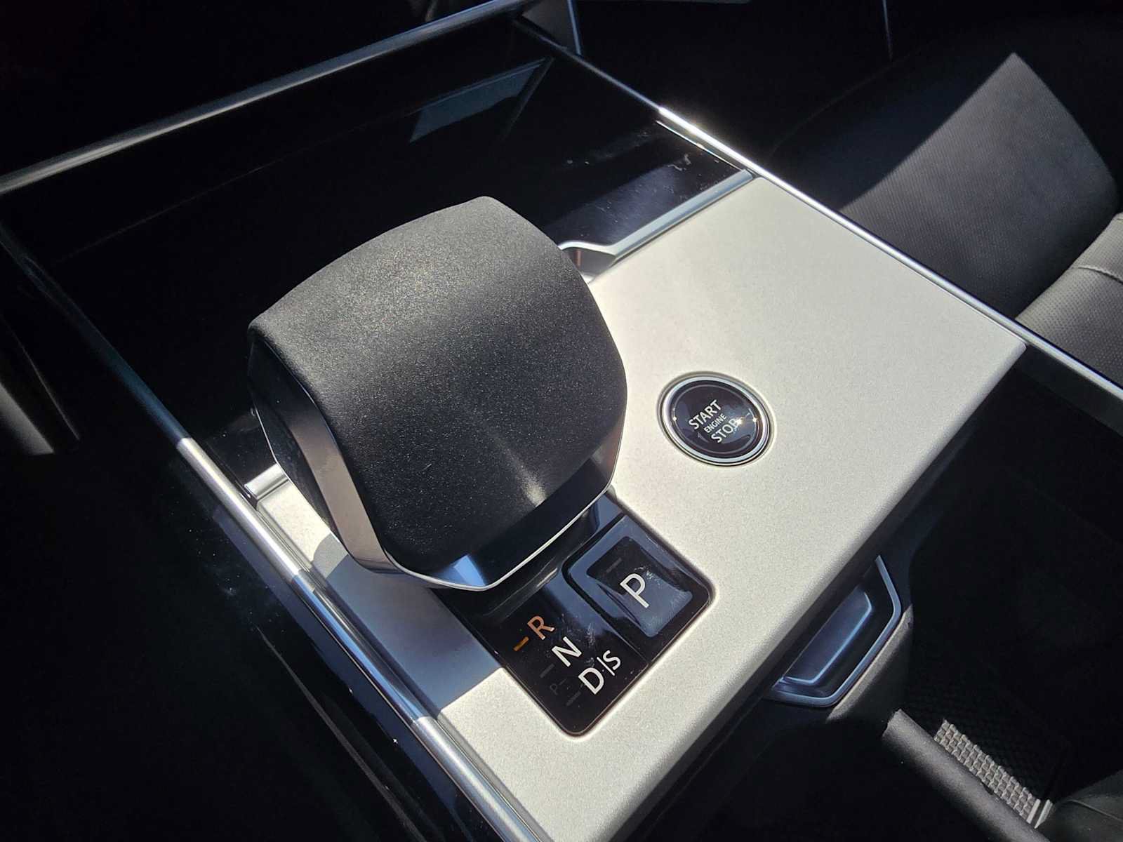 New 2025 Land Rover Range Rover SE AWD/4WD image 30