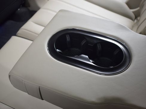 New 2025 Bentley Bentayga image 23