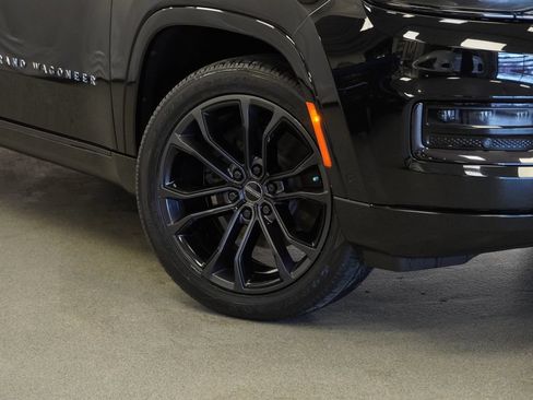 Used 2022 Jeep Grand Wagoneer Series II AWD/4WD image 4