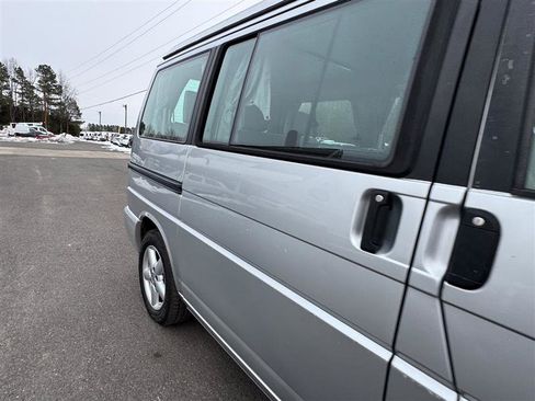 Used 2002 Volkswagen Eurovan MV image 23