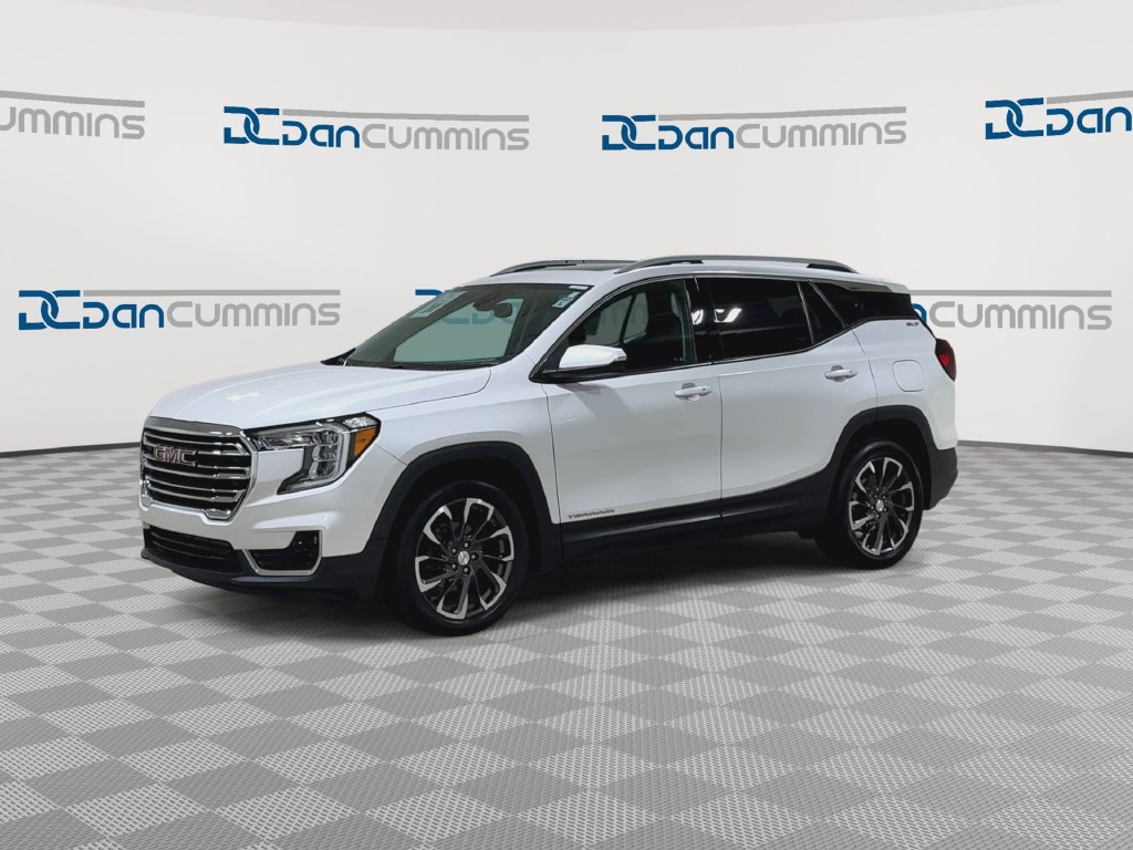 Used 2022 GMC Terrain SLT w/ Infotainment Package II AWD/4WD image 4