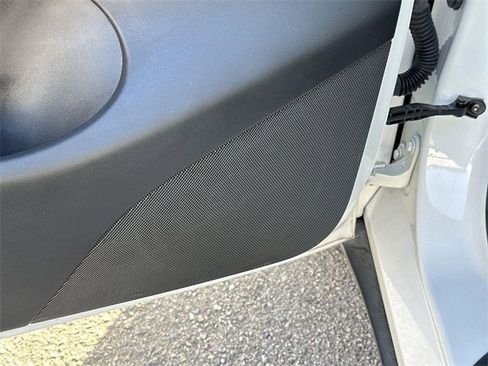 Used 2021 Tesla Model Y Long Range image 22