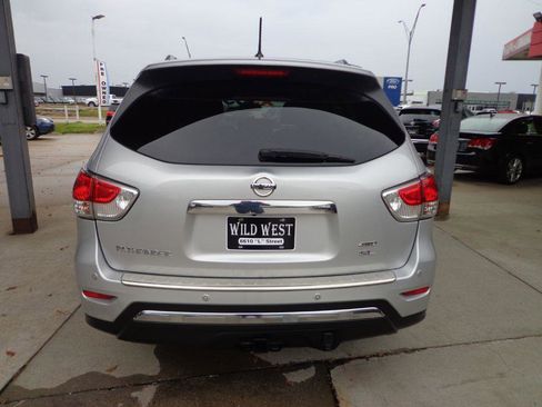 Used 2015 Nissan Pathfinder SL w/ SL Premium Package image 6