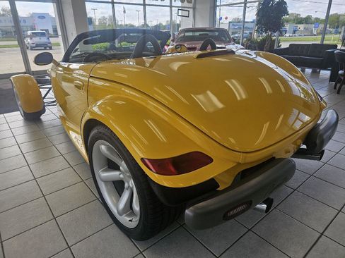 Used 1999 Plymouth Prowler RWD image 3