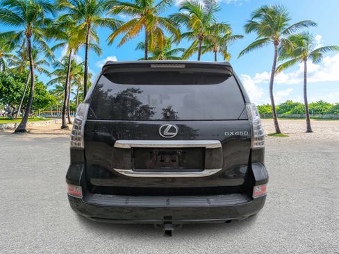 Used 2018 Lexus GX 460 image 4