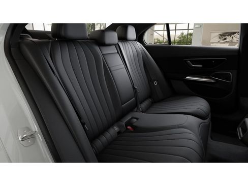New 2026 Mercedes-Benz E 450 4MATIC Sedan image 5