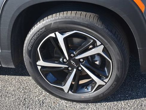 Certified 2022 Chevrolet TrailBlazer RS w/ Technology Package AWD/4WD image 11