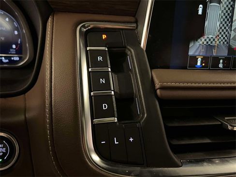 Used 2023 Chevrolet Tahoe High Country image 29