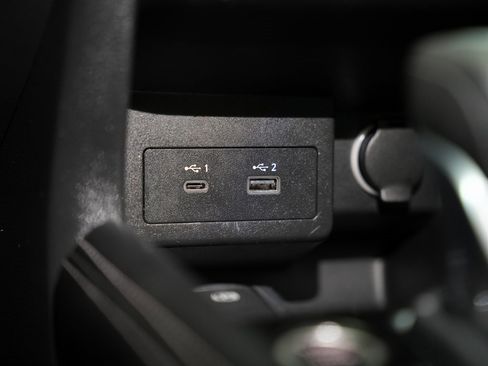 Used 2023 Nissan Kicks SR image 26