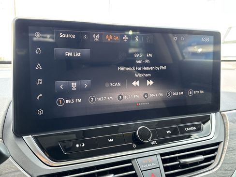 Used 2024 Nissan Altima 2.5 SL FWD image 17